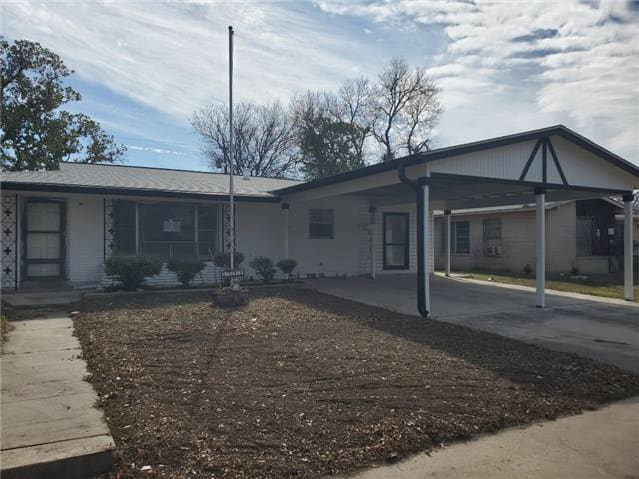 Property photo: 1742 Kendalia Ave