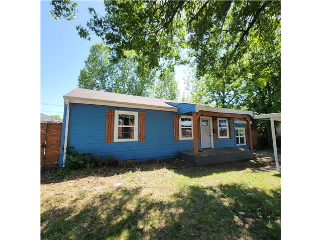 Property photo: 7220 SE 15TH St