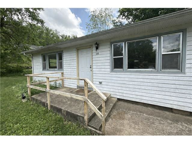 Property photo: 109 College St
