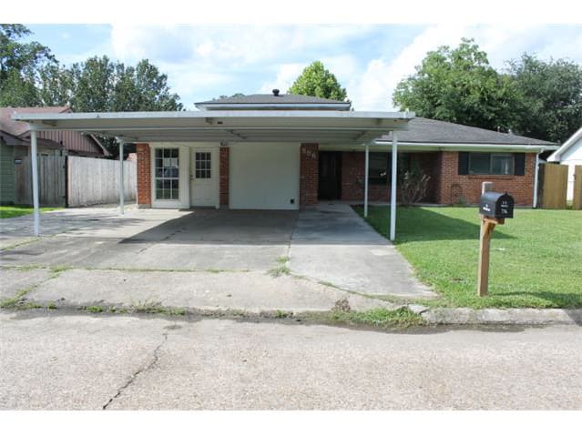 Property photo: 556 Hydrangea Ave