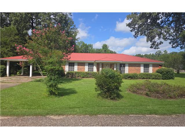 Property photo: 406 Palmer Cir