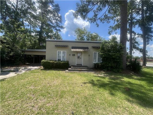 Property photo: 706 S Dogwood Dr