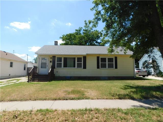 Property photo: 715 S Purdy Ave