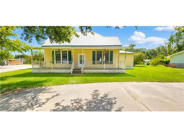 Property photo: 1801 Main St