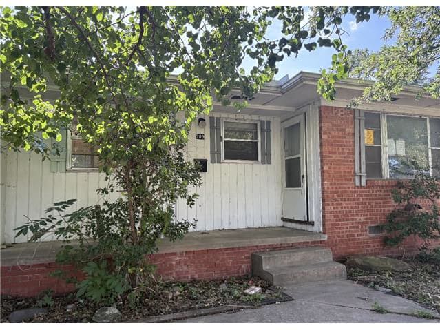 Property photo: 209 S 101ST East Ave