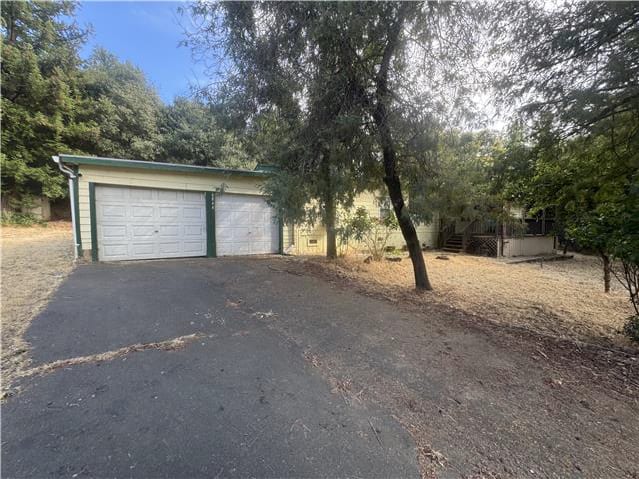 Property photo: 6844 Floyd Way