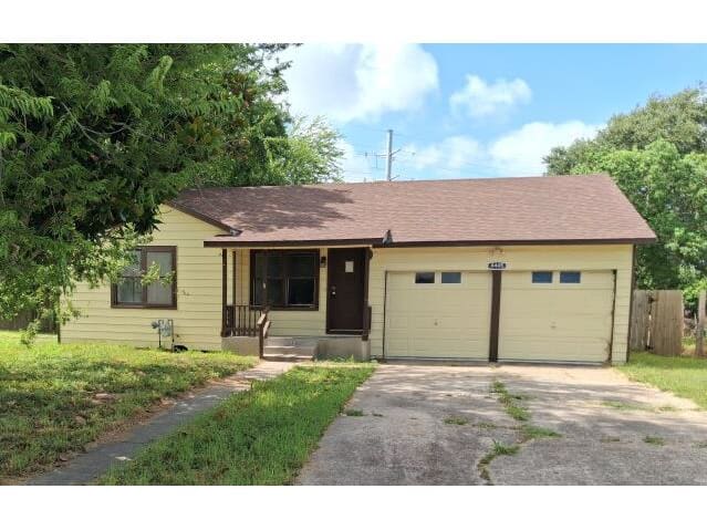 Property photo: 4405 S Cornelia Cir