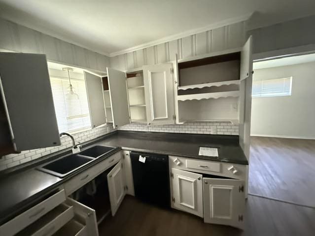 Property photo: 408 E 13TH St