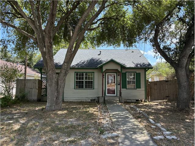 Property photo: 315 E Alice Ave