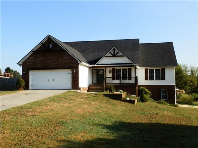 Property photo: 132 Maloy Lane SE