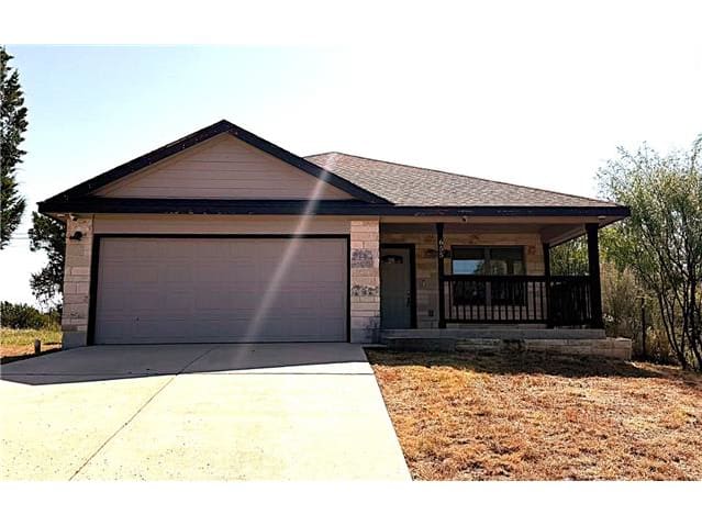 Property photo: 655 Oak Ln