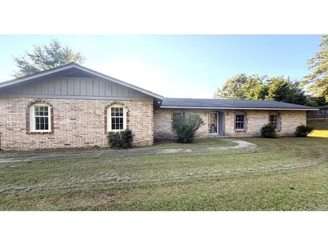 Property photo: 455 Rock Cliff Rd