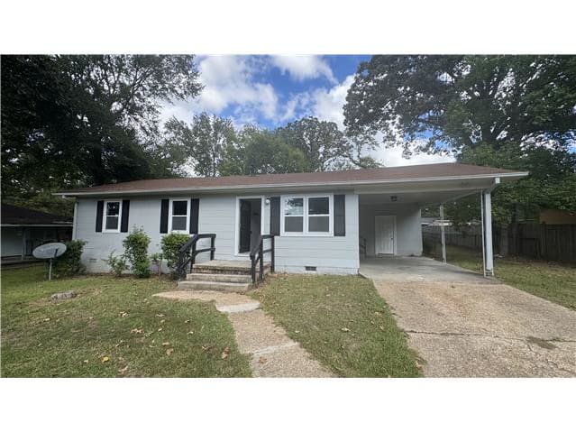 Property photo: 222 Pemberton Dr
