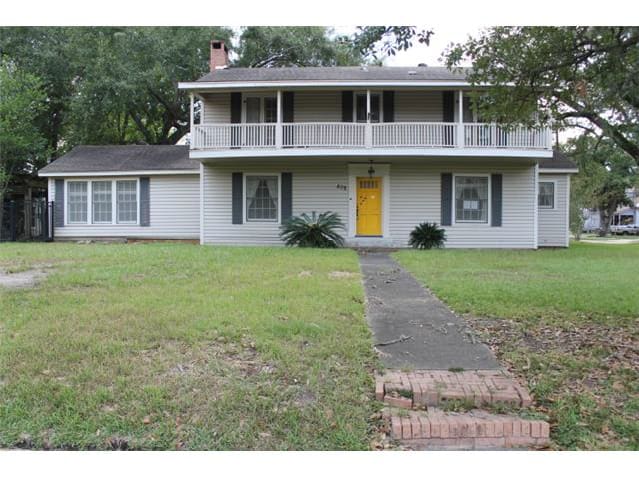 Property photo: 809 14TH St