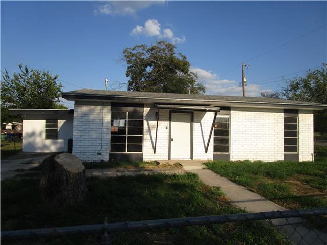 Property photo: 9330 Cerro Verde Dr