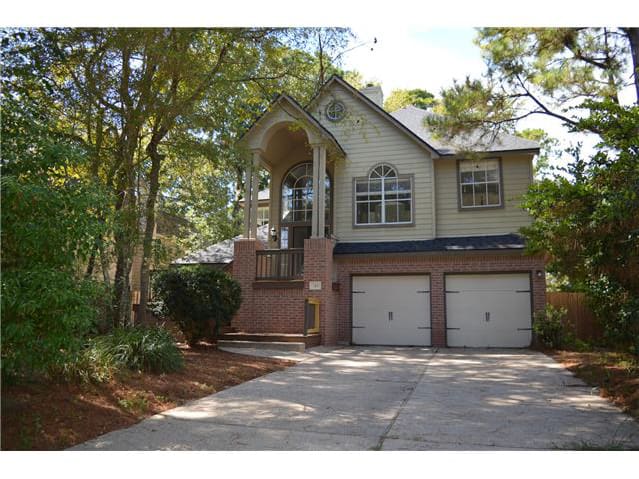 Property photo: 43 Glade Bank Pl