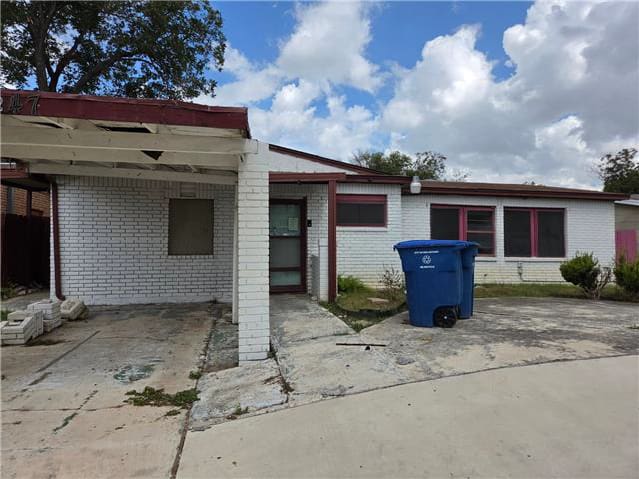 Property photo: 247 Marmok Ave
