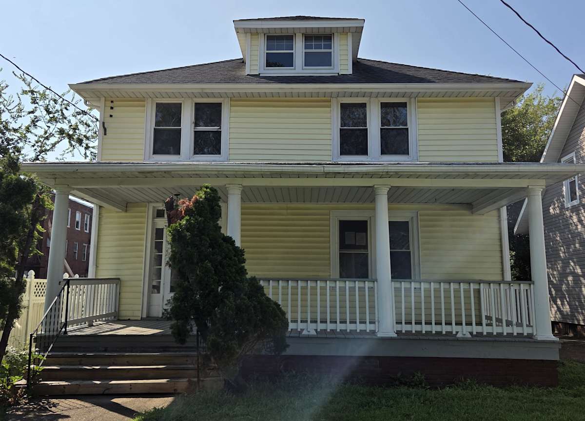 Property photo: 232 53RD St