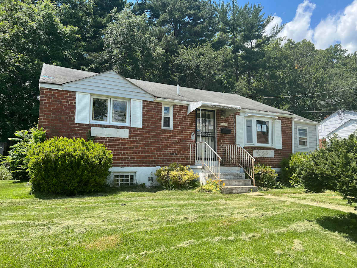 Property photo: 12902 Evanston St