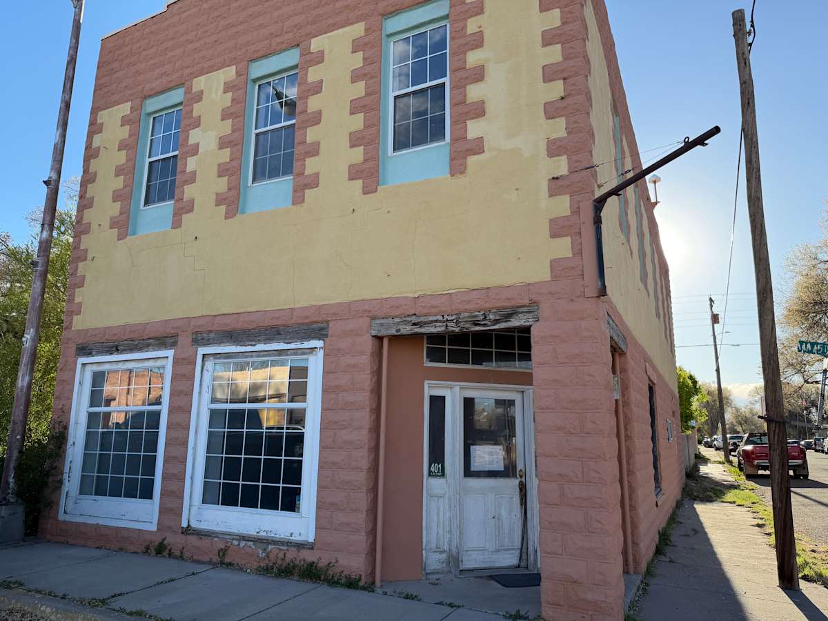 Property photo: 401 5TH St