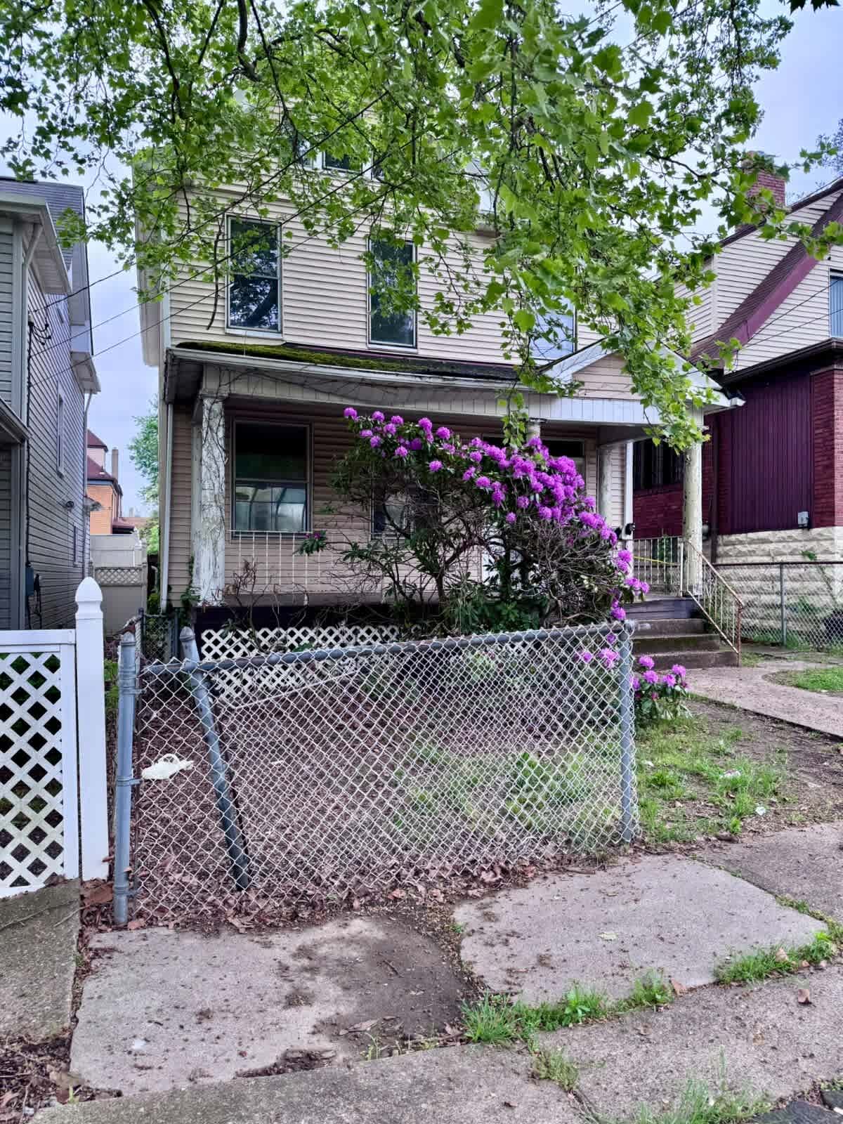 Property photo: 1605 Union Ave