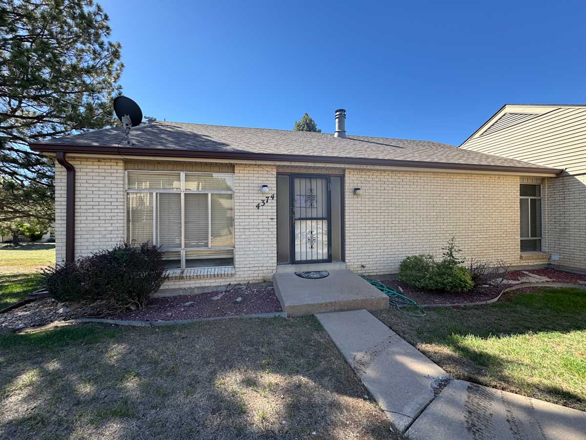 Property photo: 4374 W Pondview Dr