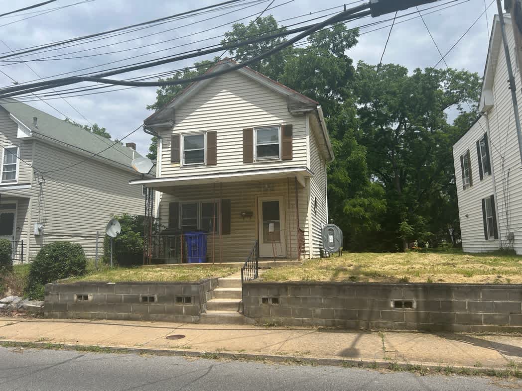 Property photo: 654 Pennsylvania Ave