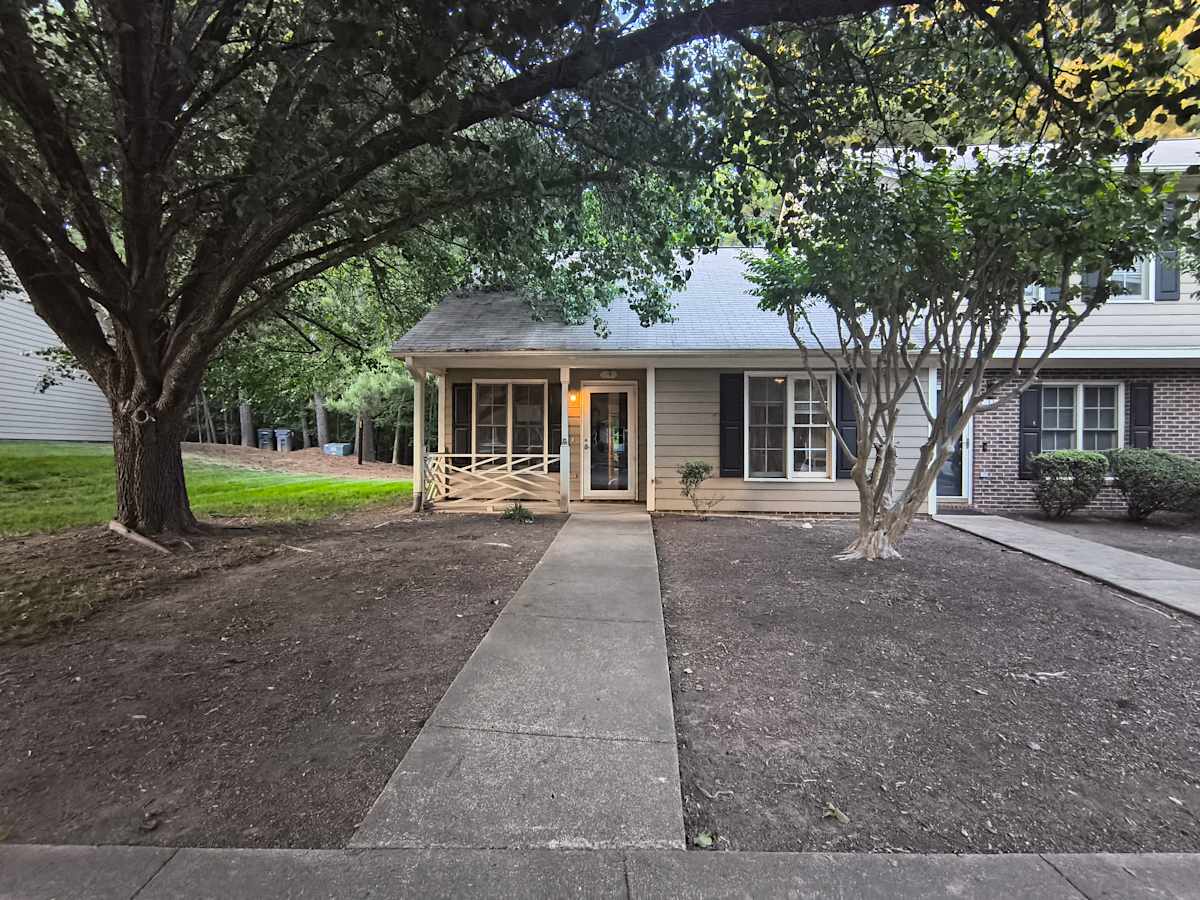 Property photo: 9 Crystal Oaks Ct