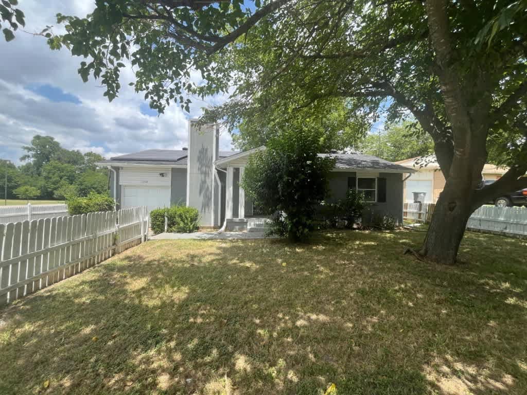 Property photo: 3250 Highland Woods Cir