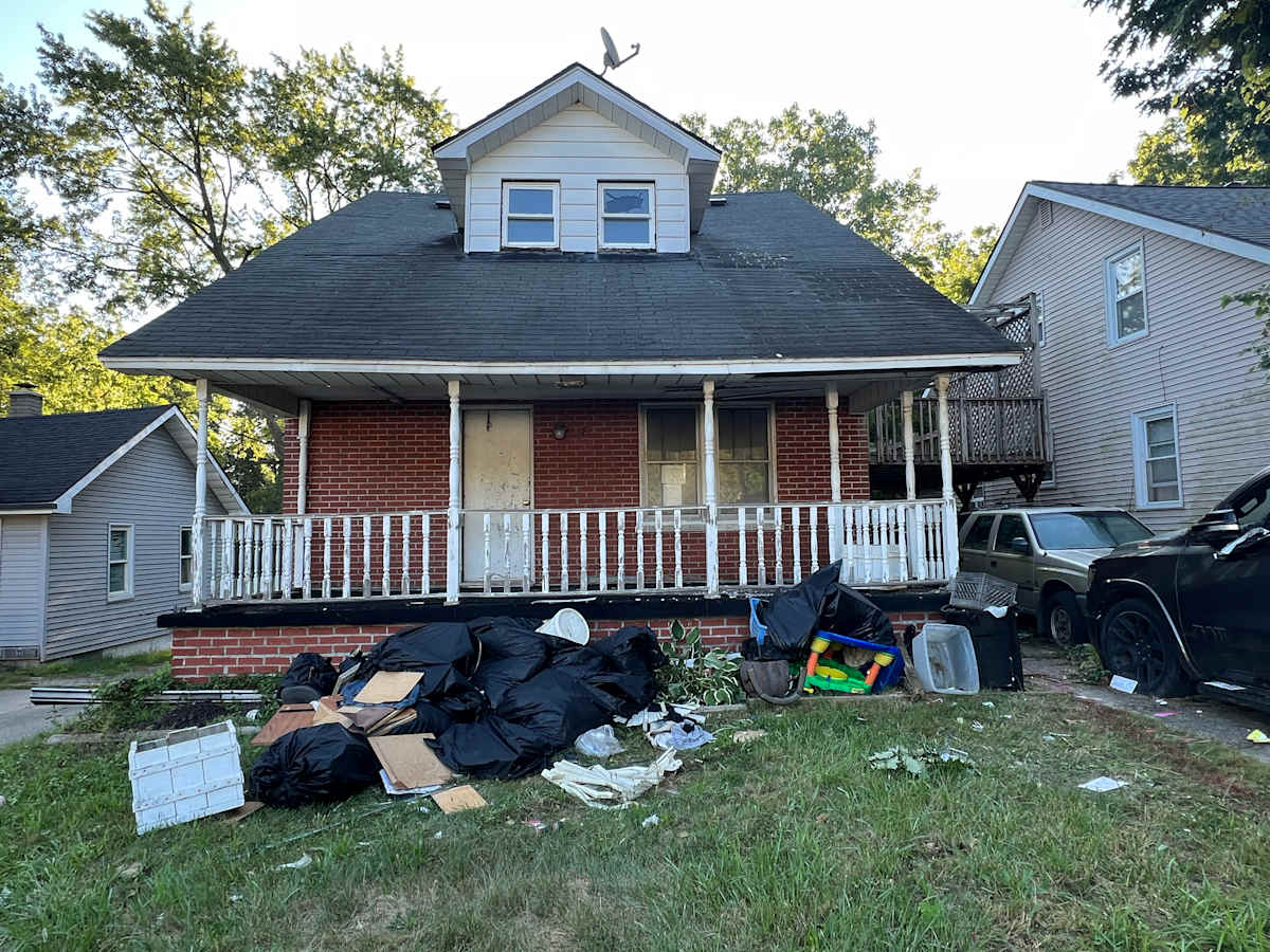 Property photo: 38 N Midland Dr