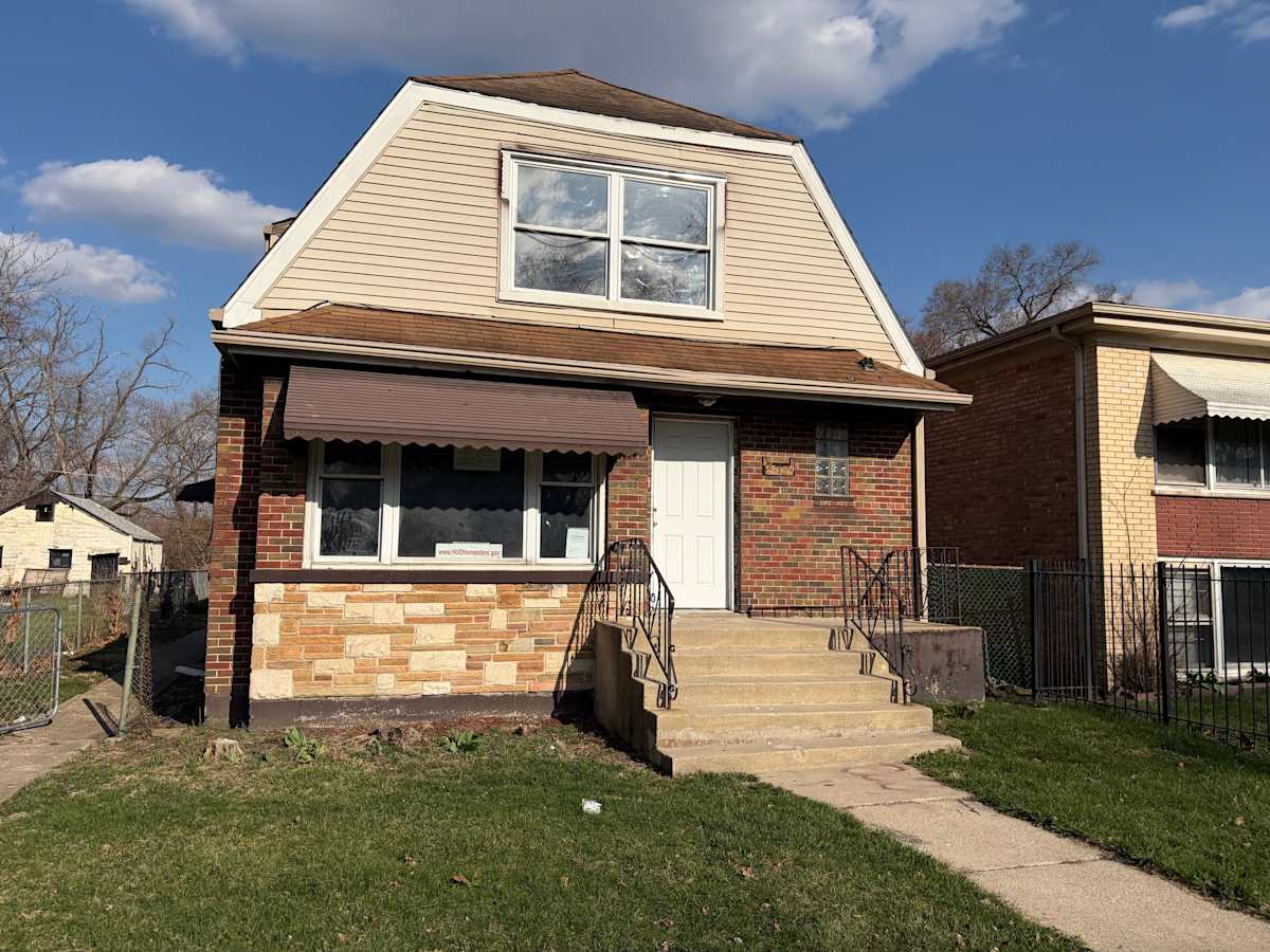 Property photo: 15129 Lexington Ave