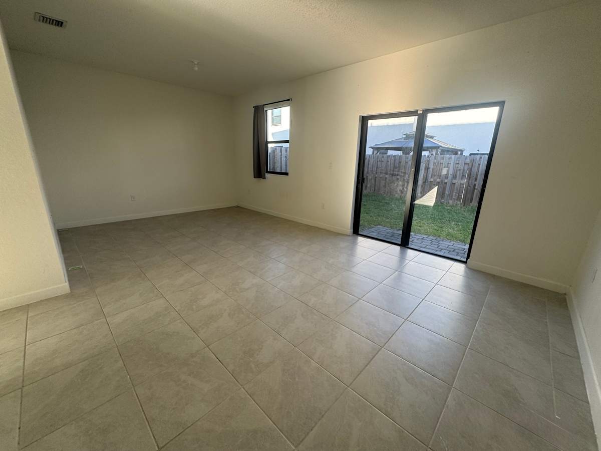 28567 SW 134 Ave photo 5