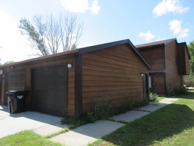 Property photo: 2001 Park Blvd S