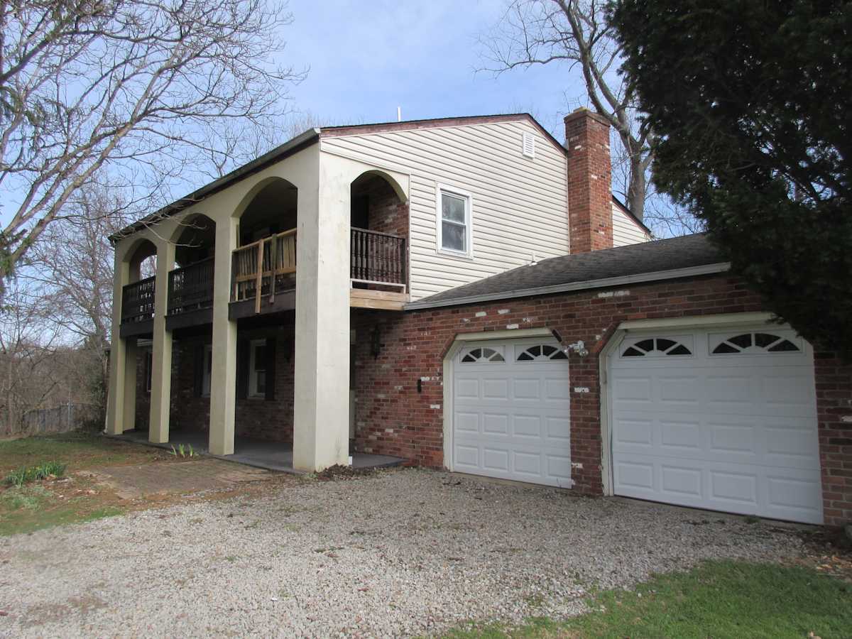 Property photo: 101 Surrey Dr