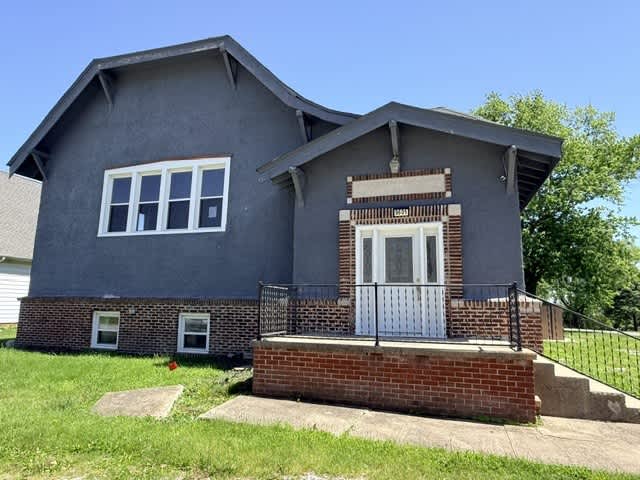Property photo: 9601 Main St