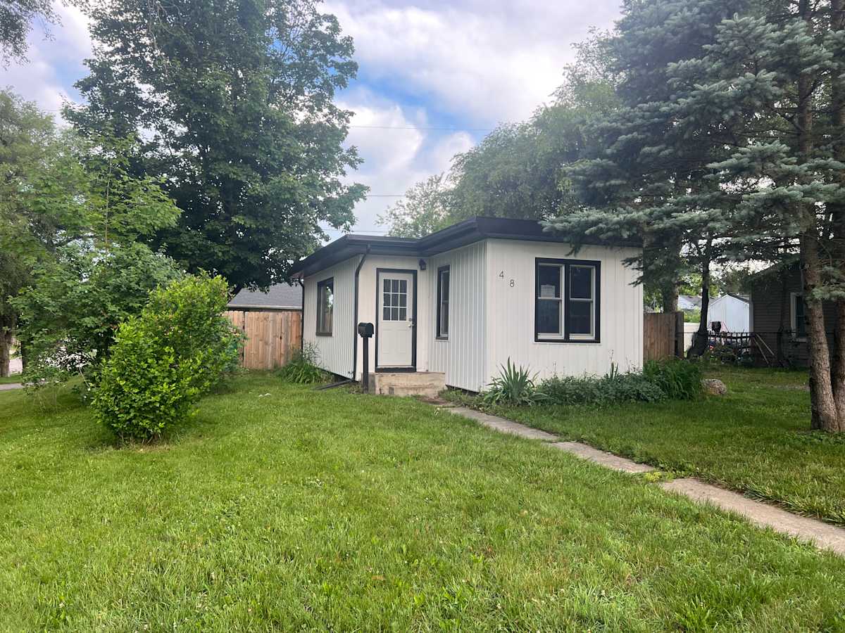 Property photo: 48 Ferndale Ct