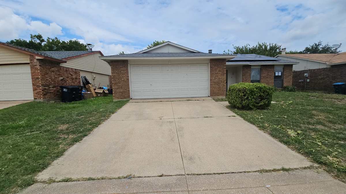 Property photo: 4005 Engleman St
