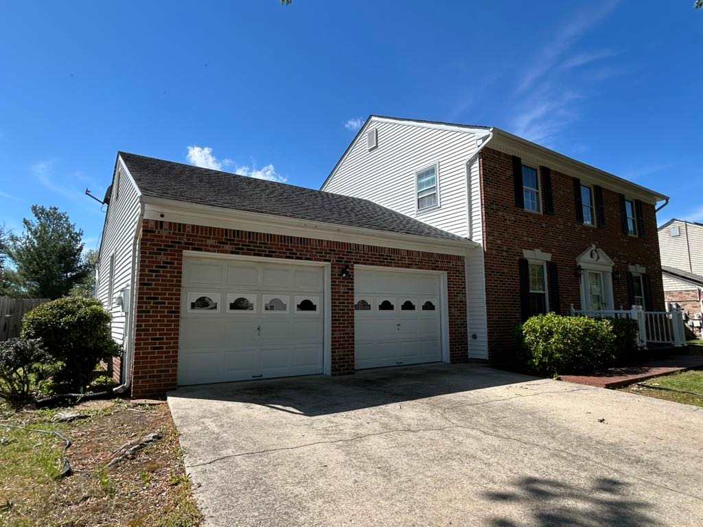 Property photo: 3402 Williamsburg Dr