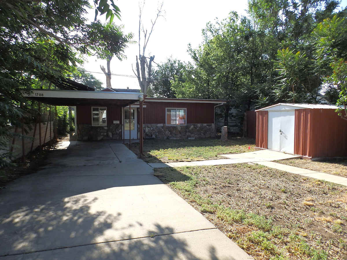 Property photo: 1708 Claremont Aven