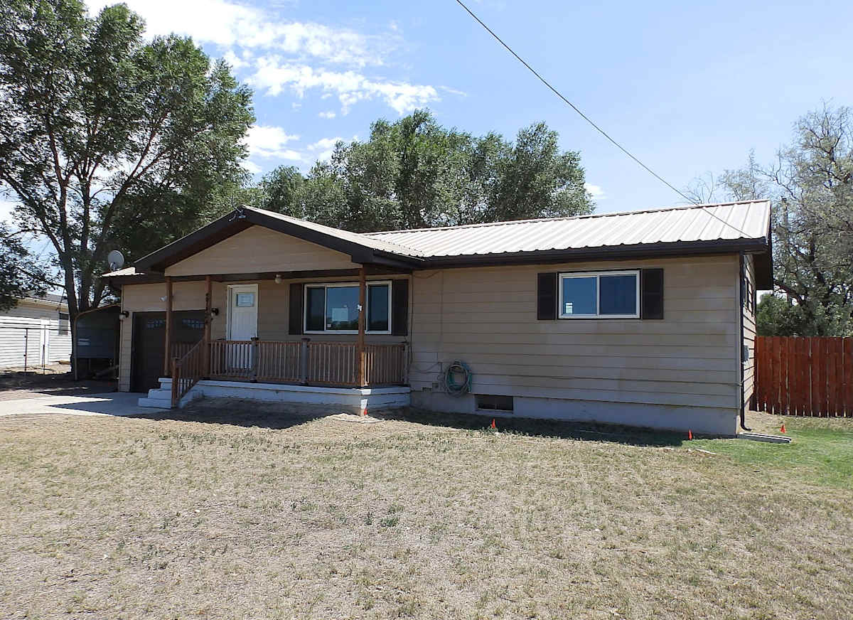 Property photo: 27424 Frontage Road