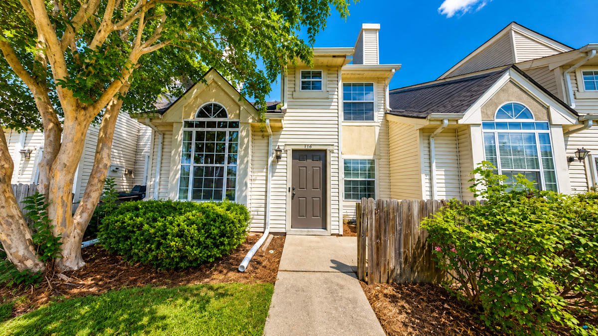 Property photo: 469 Lees Mill Dr Unit 185