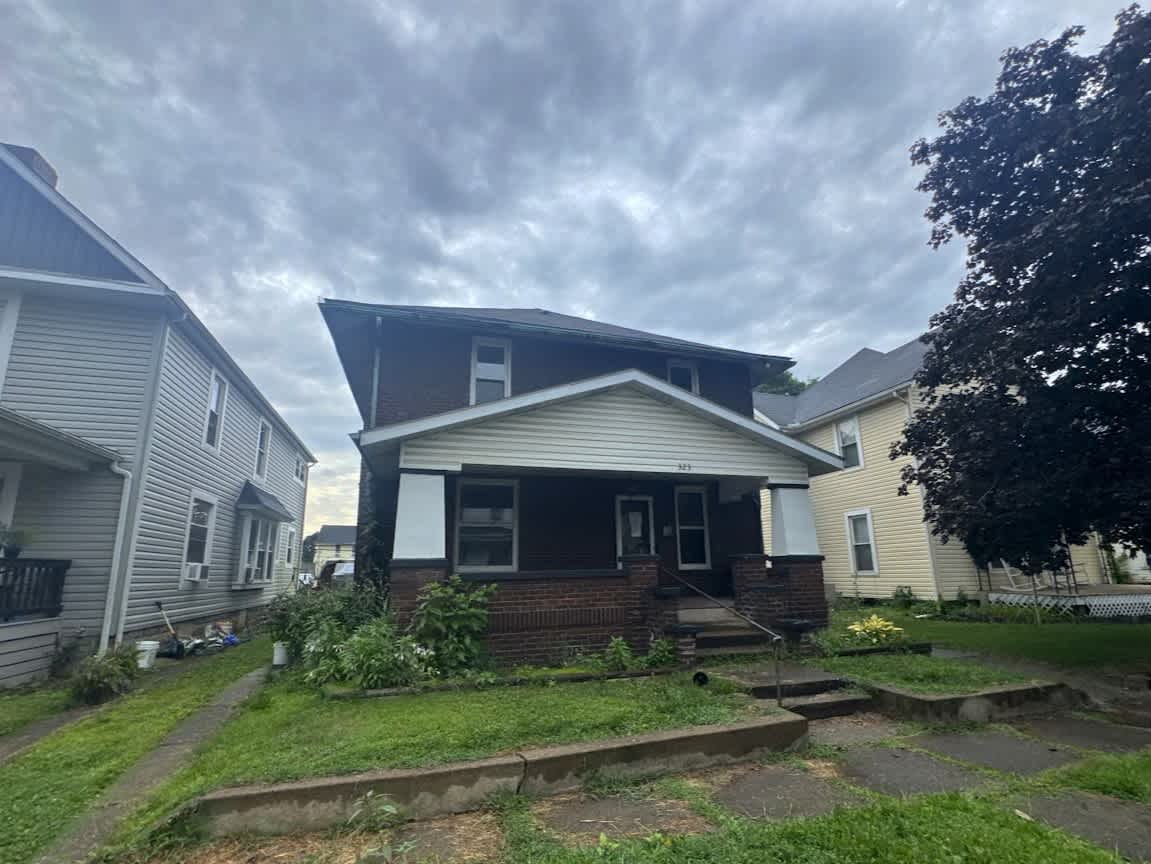 Property photo: 323 South 9TH Stree