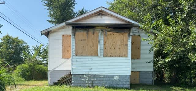 Property photo: 615 N 85TH St