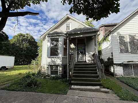 Single Family Home 3BR 1BA - 5140 S Emerald Ave, Chicago, IL