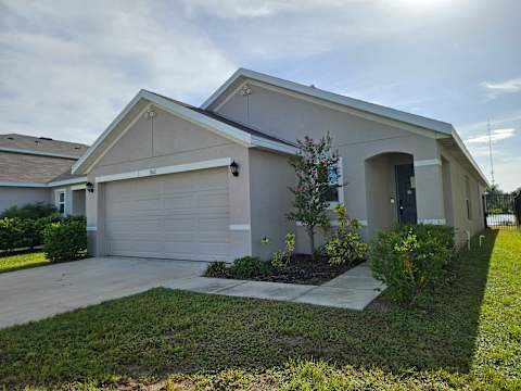 Single Family Home 3BR 2BA - 2812 Rock Sound St, Bradenton, FL