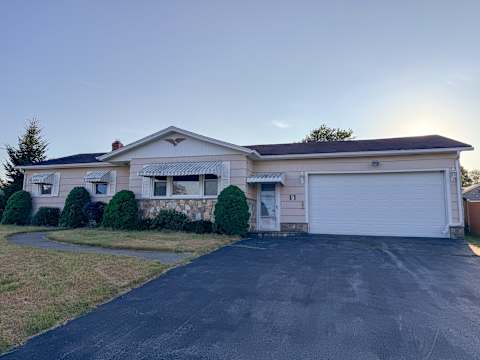 Single Family Home 3BR 1BA - 7 Ann Ave, North Dartmouth, MA
