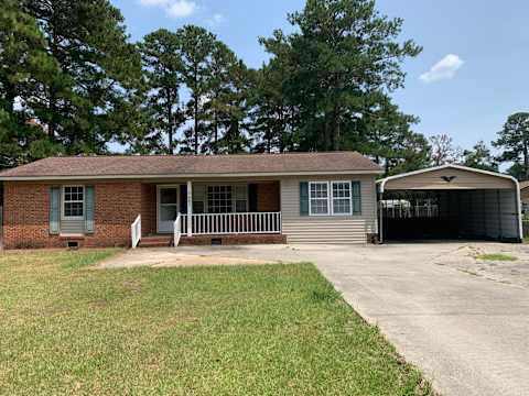 Single Family Home 3BR 2BA - 602 5th St, Bladenboro, NC