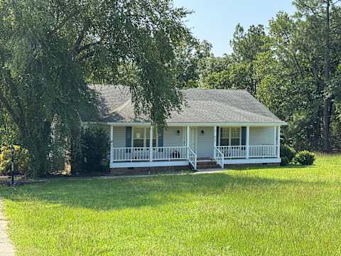 Single Family Home 3BR 2BA - 613 W Old Camden Rd, Hartsville, SC