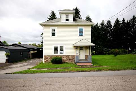 Single Family Home 3BR 1BA - 203 Loch Lomond Rd, Phillipsburg, PA