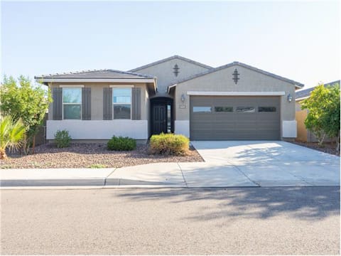Single Family Home 5BR 3BA - 35430 W Marin Ave, Maricopa, AZ